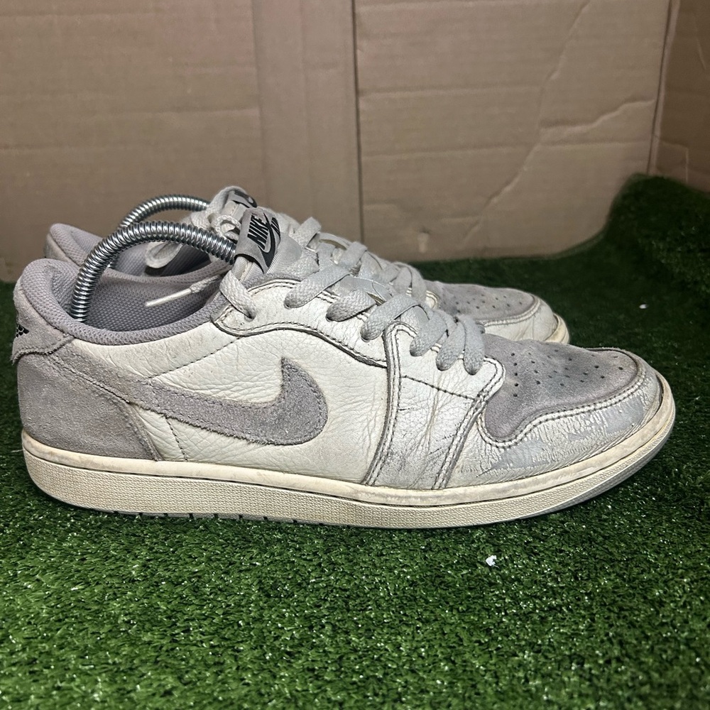 Size 10M- Air Jordan 1 Retro OG Low - Atmosphere Grey  Beater